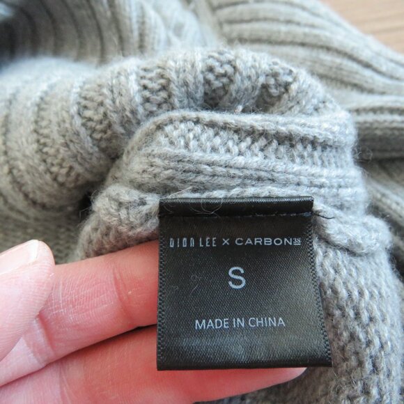 Gray Ribbed Women's Sweater - Picture 15 of 16